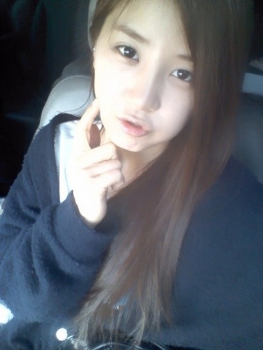 This is Account of 'fanservice'. It's not the real Chorong's Account. Her Account is @Apinkpcr