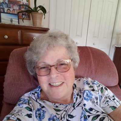 AnnaSaltzman1's profile picture. 