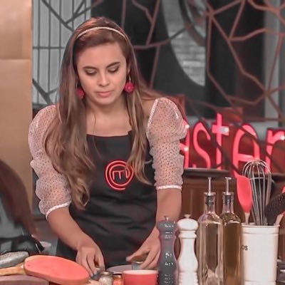 holi ! primero que nada; cómo estás ??  ex participante de masterchef 2da temporada 🥰Instagram: shirleynicolle