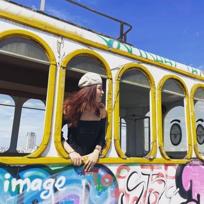 cloudyfeng8894's profile picture. someone's life may become another's scenery. the deeper into darkness, The brighter star shines