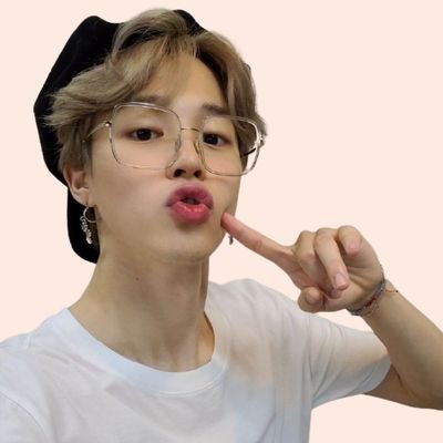 Dunia itu keras yang soft cuma Park Jimin 🤍 | my universe @BTS_twt 🪐 | Saya aktifnya malam, jangan unfoll saya sahabat 💞 | another me @promisefromjm 🌼