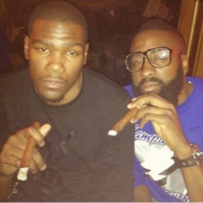 #NBATwitter | #GoldBlooded | #Browns | #BBN | Sports Aficionado And Part-Time Instigator | Rap Expert |