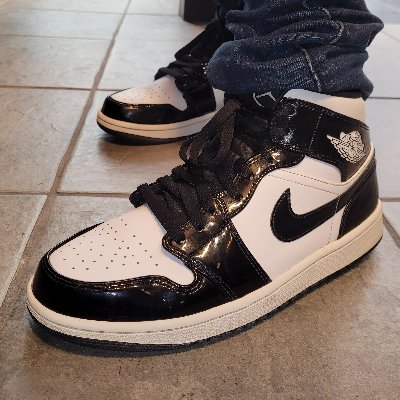 TheBigPayback's profile picture. Sneakers!