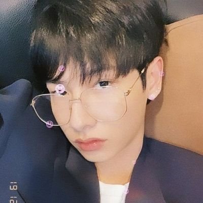 • ` ° ᶠᵃⁿᵃᶜᶜ 🏳️‍🌈 @AtthaphanP ♡ ° •