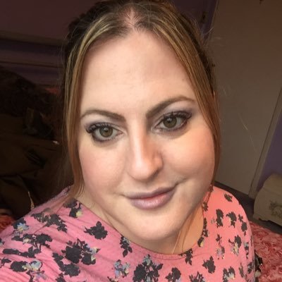 raspberrysours's profile picture. 