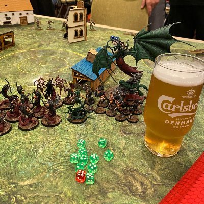 Norwegian Nerd; mainly dabbling in AoS. And Beer... Lots of Beer.