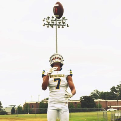 peytonharris_04's profile picture. booneville, mississippi📍|c/o 23’| wr/db/Fs| 40yd 4.47| 165 bw