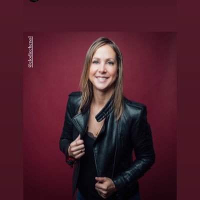 Fondatrice de DigitalFeeling, #coach, #prof @ecsparis @iim @poledevinci #formatrice #web #digital #marketing #socialmedia #b2b #stratégie #podcast #mumof3