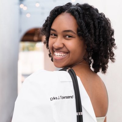 _ErikaJade's profile picture. ATSU DPT 2020 | 1908 💖💚