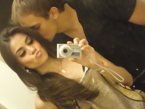 Nao julgue sem conhecer, meras fotografias não dizem nada... ' que Deus lhe dê em dobro tudo oque nos desejar ' bjks :*