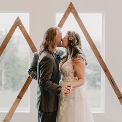 maddieraeknight's profile picture. 