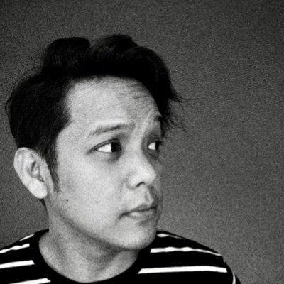 imLouis's profile picture. Waving through a window 👋🏼