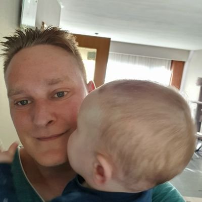 Twitch streamer/ Arbeider spoorwegen/ 29 jaar.