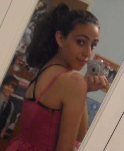 music its my LOVE and singing is my PASSION (:
i LOVE music and this is all my life (:
people DONT stop believing ! oh yeah.. and NEVER SAY NEVER (;