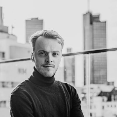 gluehbirnenkopf's profile picture. Fintech, Cloud Developer, Buy & Hold Tech Investor, Classic Car Enthusiast, Husband, Midfielder and Citizen of Europe 🇪🇺