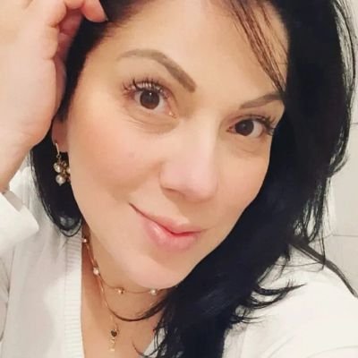 Empresária 
Mãe de Meninos 
Casada
siga no Instagram @jomaedemeninos 
@joannaluazevedos