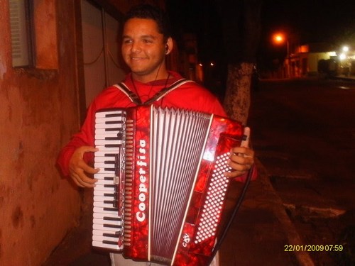 Aluno do IFRN de João Câmara! 21 anos e solteiro.. sou acolito e catequista na paroquia nossa senhora mãe dos homens em João Câmara.