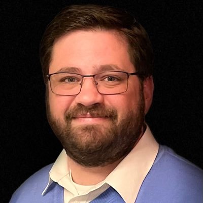 https://t.co/yKnLEXjKc1
https://t.co/ajbIr7xgoy
Director @cancervariants, VR lead @GA4GH. NHGRI Genomic Innovator. I 👍 open science.