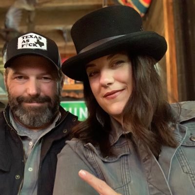 mom, wife, singer-songwriter, promoter #dandelionseeds #chrmusic #tattered2018 #growingpains2021 #7oakseventgarden