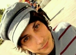 FranksMouth's profile picture. I'm Frank Iero's lovely mouth! you know what that means....? I talk a lot! What else would a mouth do? ;) I'm gay and single. Very friendly!