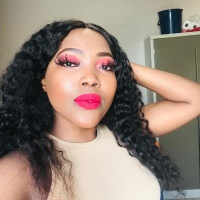 ♥️UKZN ♥️ 💯Law student🌱Student activist ✌️ Golden key outreach♥️🥰Rep @black lawyers association ♥️Not all that glitters is gold😇