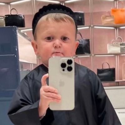 fintandarful's profile picture. i’m so fit