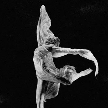 Classics. History. Dance. Literature. Film. @UniofOxford Grad. @ThePlaceLondon Postgrad. Choreographer. Classics Teacher in Waiting.