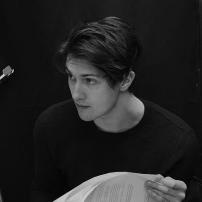 Theatremaker
Artist @FreshlyGround_
M.A in Theatre Practice.
He/Him