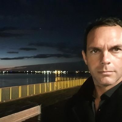 Psicólogo Enrique Pinell ( No hay otro )
Estoy a favor de todo lo bueno y en contra de todo lo malo...