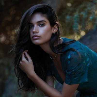 I am a Queen, a Chosen, a vampire, a King, a student, a witch, an aristocrat, a patient, a sidhe seer and so much more! (21+ MC Roleplay) #WriterAccout #Halo
