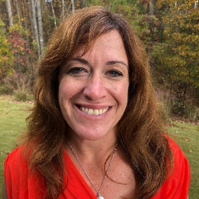 Internal communications strategist + employee ambassador manager. Passionate about life, community, family and authentically amplifying my company's message.