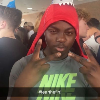 darreylbeacham1's profile picture. Football