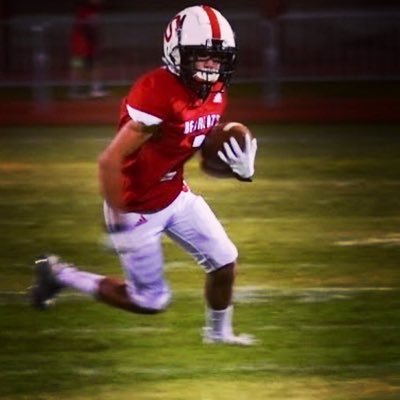 Scottsbluff High School #2 CB/TE 5’6” 120lbs