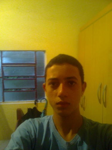 eu sou sincero,eu falo na cara e na lata,comigo e assim escreveu nao leu e anaufabeto.