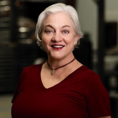 LaraGNG's profile picture. Writer, critic & editor;  Joyous mother of 3; Devil's advocate; part-time cynic, full-time jokester