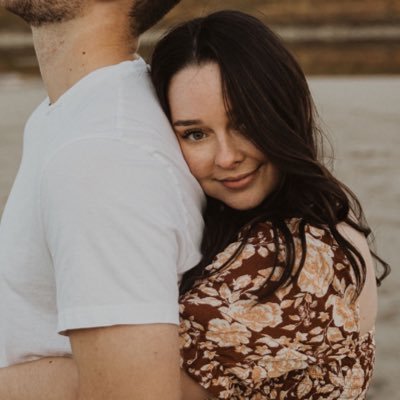 akpetrella's profile picture. basically a twitter ghost