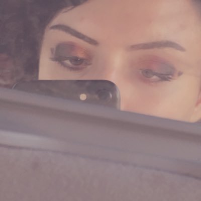 andreaxhallie's profile picture. “absolutely not”