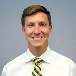 Dr. Ben Parker | @AppOrtho Orthopedic surgeon and @AppStateSports Director of Ortho Sports Medicine. Father. Bluegrass musician. Leading #SportsMed physician.