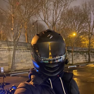 Mahaaha's profile picture. A film buff, Data geek and I dream too big ام لأحلى بنت بالعالم ♥️ أسمع روك وأحب طلال وعبادي