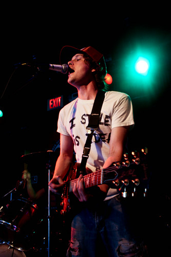 anchorheads's profile picture. Not a musician. Not an artist. A nobody.