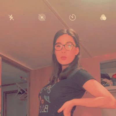 Tellingstoryyy's profile picture. so this is where I’m telling stories about my life. this is also LGBTQ+ friendly. if you know me in real life plz leave