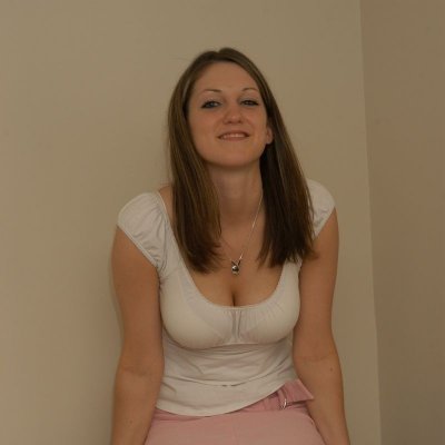 I am 
Beautiful smile, sexy long hair, gorgeous bedroom eyes I am very polite, friendly, and absolutely love what I do!