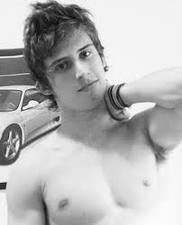 Eu descobri que sempre tenho escolhas. E muitas vezes, trata-se apenas de uma escolha de atitude.
 adc msn fael.306@hotmail.com