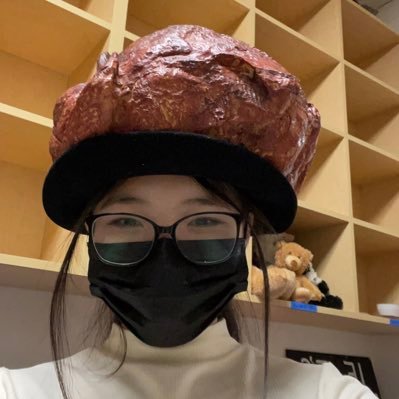 lizzievirkus's profile picture. fuck you