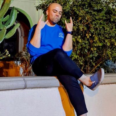 26 years old | Political Science Major | UCLA | Clarinetist | Adventurer | Space Enthusiast | Latest Youtube video: https://t.co/t02yBeINdV