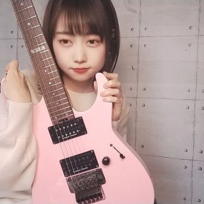 YouTubeで主にギターのプレイ動画を載せています✨🎸お仕事のご依頼はこちらからお願いいたします【 muramiii2525@gmail.com 】