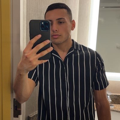 dannylee3299's profile picture. 