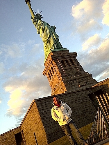 rafaellandaeta's profile picture. 