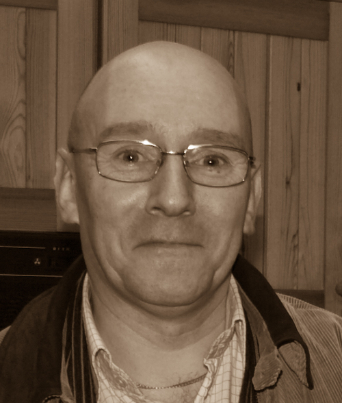 Specialist in databases and data handling services, web and Linux geek