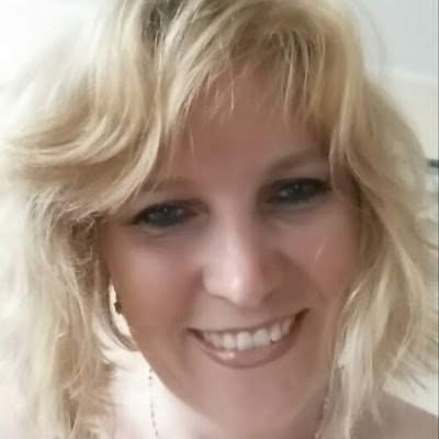 DanaSakarova's profile picture. 